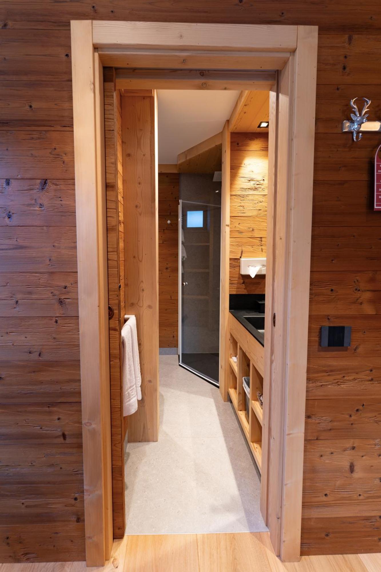 Hotel Villa Alpina ***S Cortina d'Ampezzo Bagian luar foto