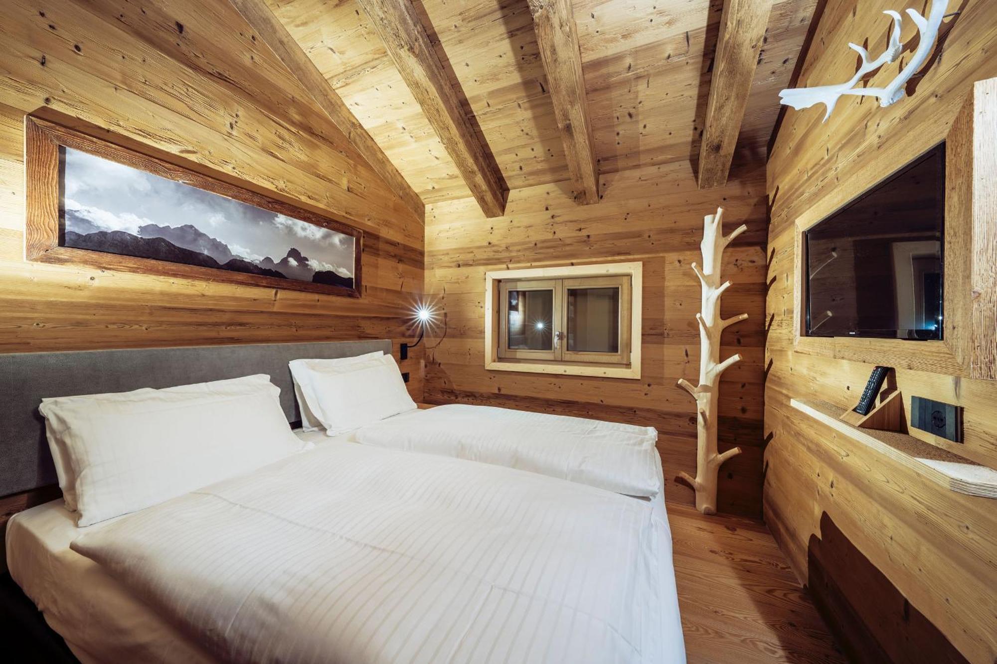 Hotel Villa Alpina ***S Cortina d'Ampezzo Bagian luar foto
