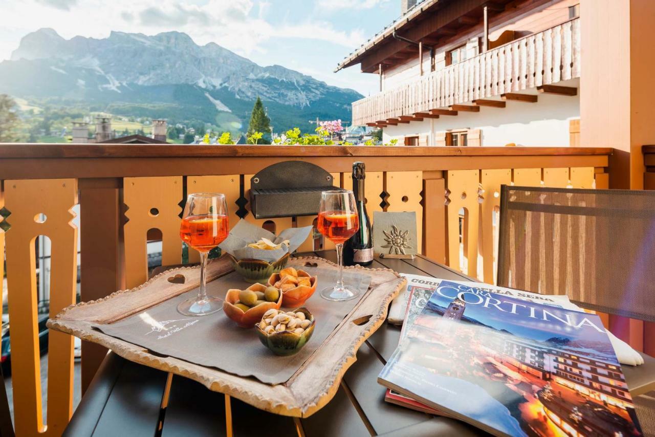 Hotel Villa Alpina ***S Cortina d'Ampezzo Bagian luar foto