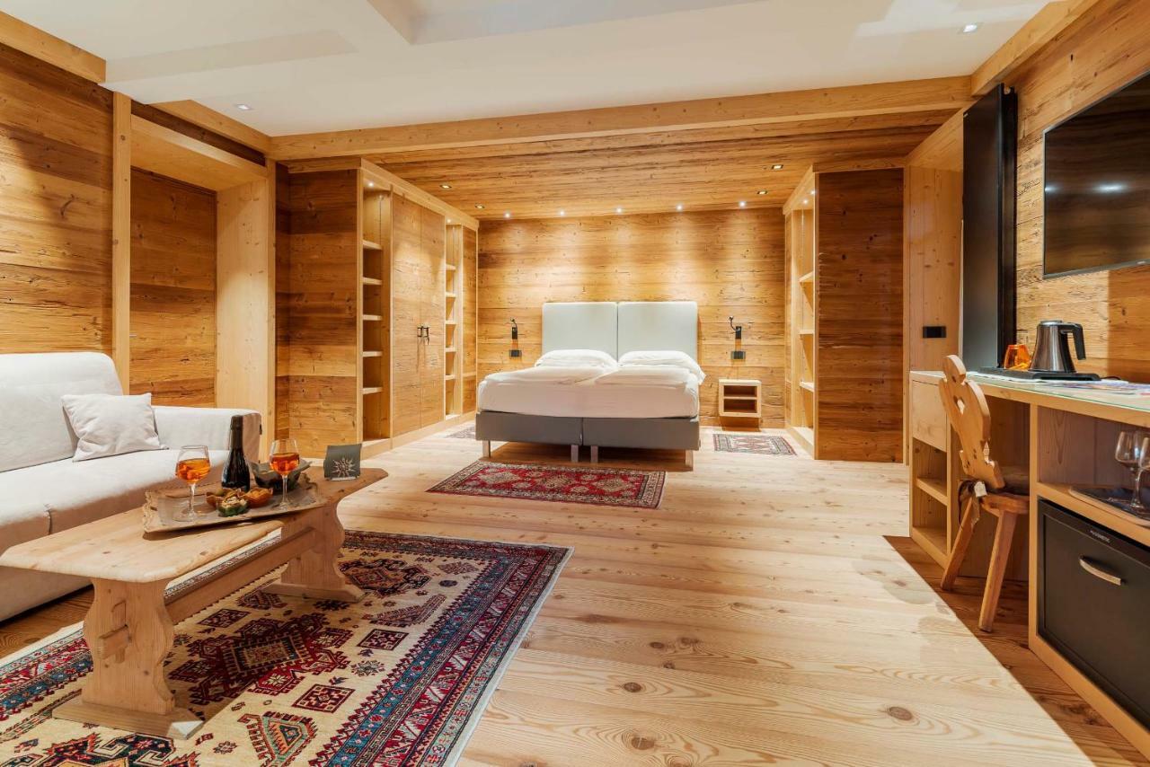 Hotel Villa Alpina ***S Cortina d'Ampezzo Bagian luar foto